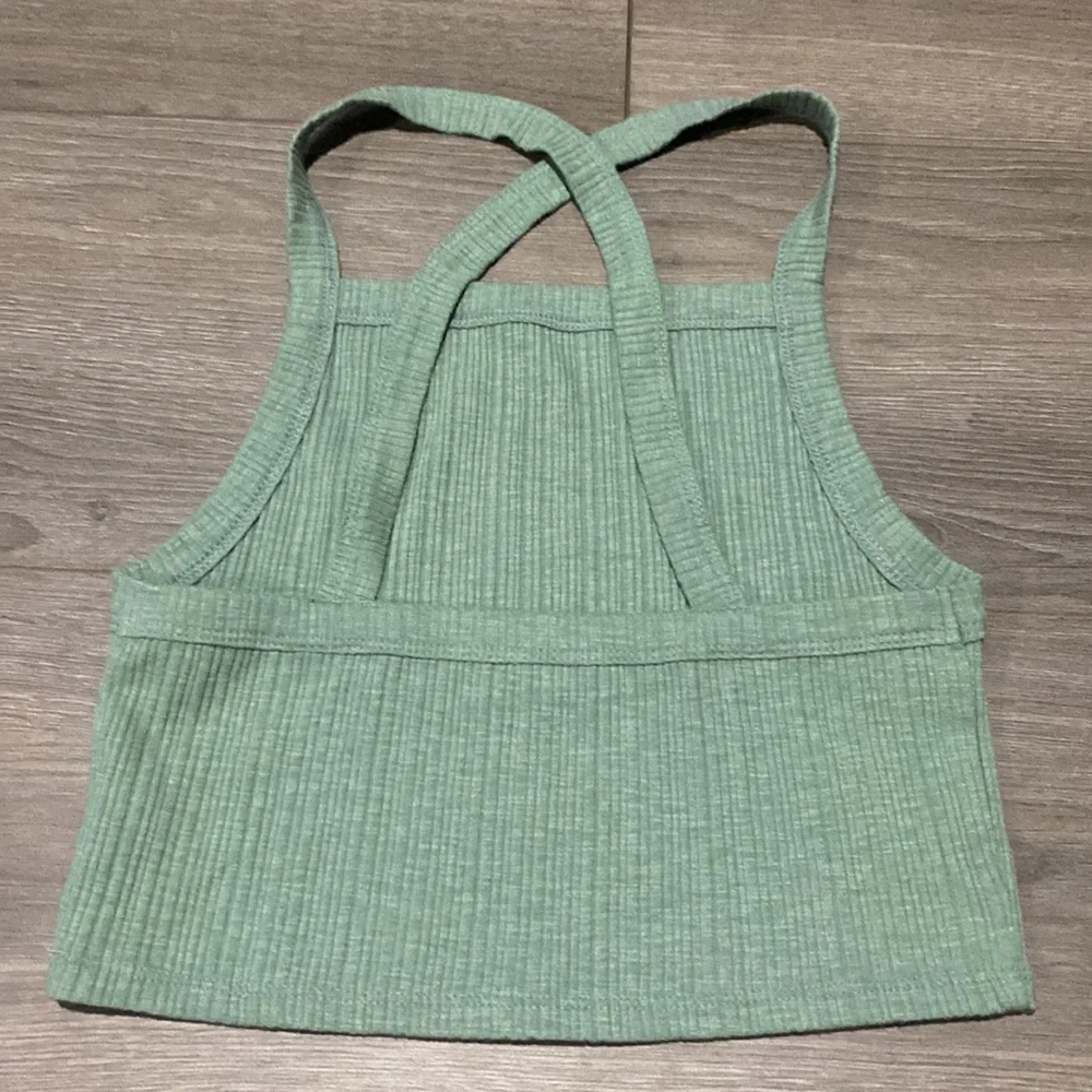 American Eagle. cropped tank top - Picture 2 of 7